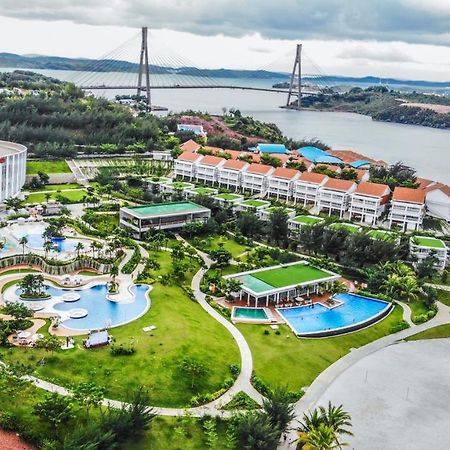 Harris Resort Barelang Batam Sagulung Esterno foto