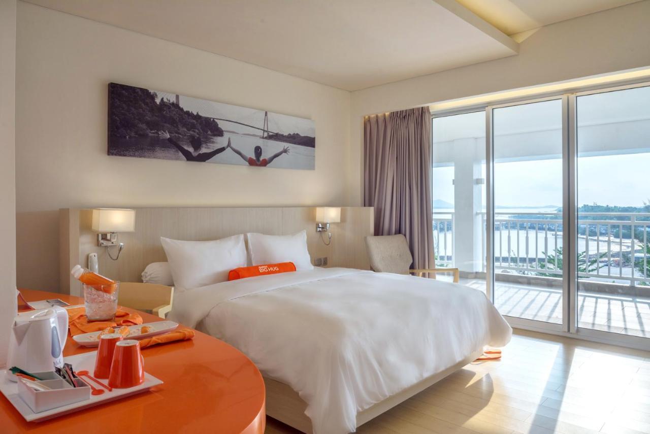 Harris Resort Barelang Batam Sagulung Esterno foto